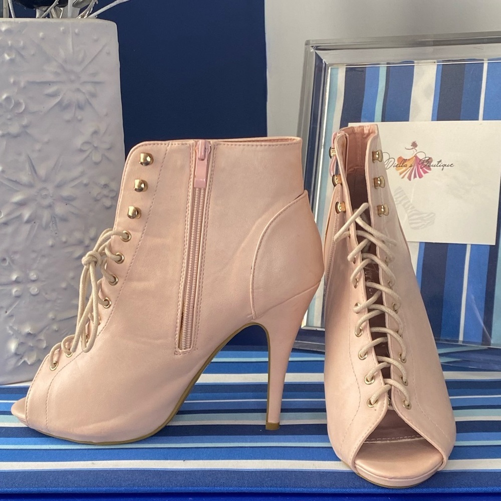 Light pink lace up peep toe ankle high heel zipper booties size 10